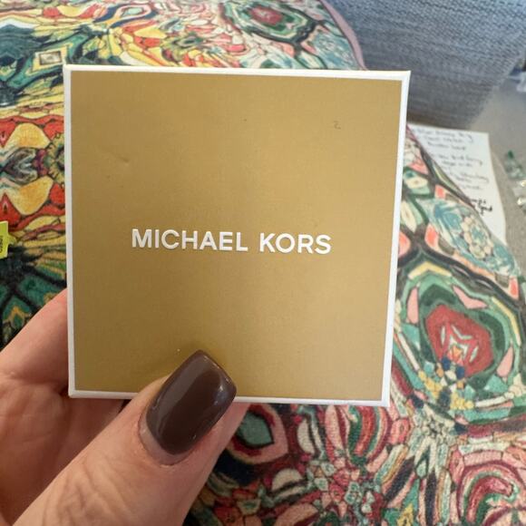 Michael Kors Gold Plated ring NIB logo plaque riveted onto smaller band size 8 - Picture 2 of 5